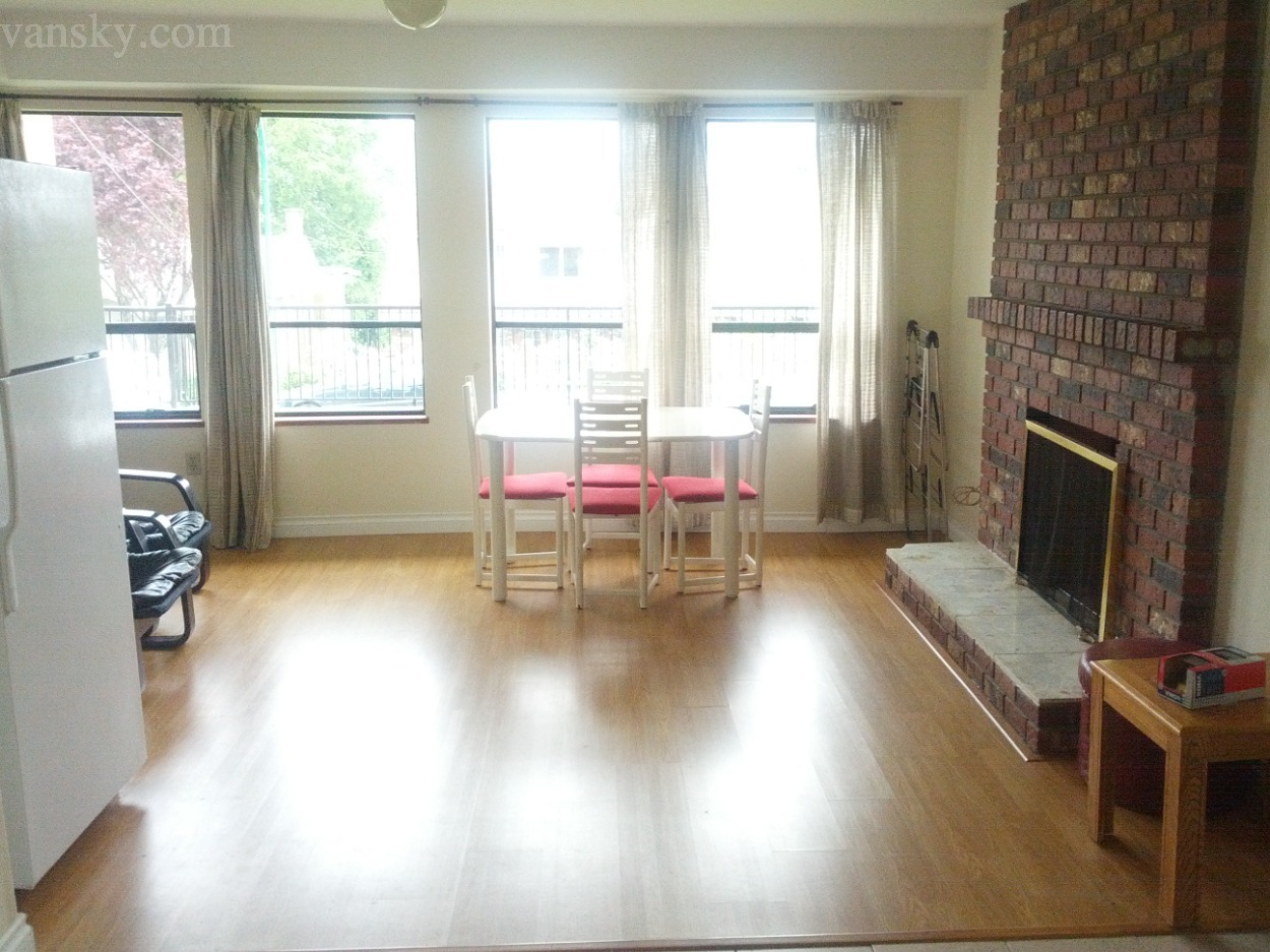 220118110641_Living Room in Summer.jpg